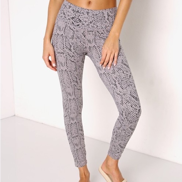 NWT Varley Century Legging Silversnake size xs - Picture 3 of 4